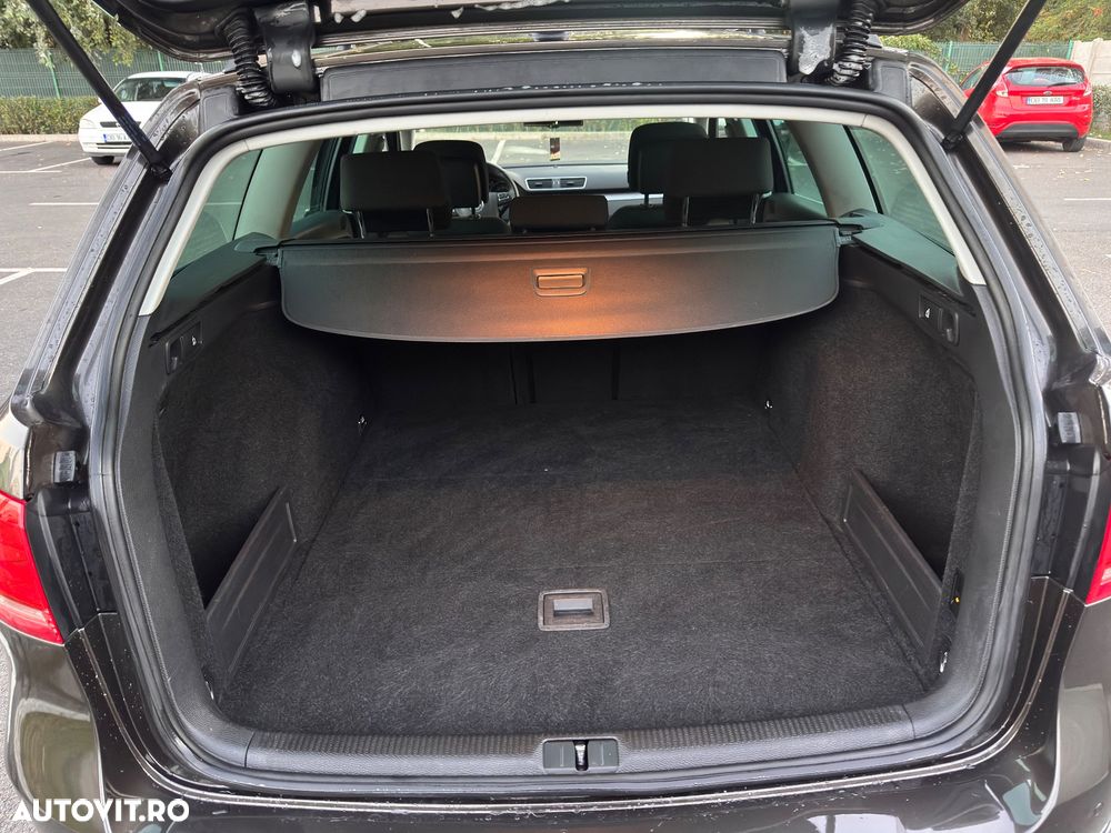 Volkswagen Passat 2.0 TDI Blue TDI Comfortline - 17