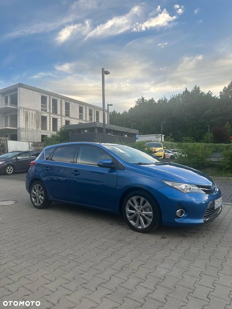 Toyota Auris 1.8 HSD Luna - 2