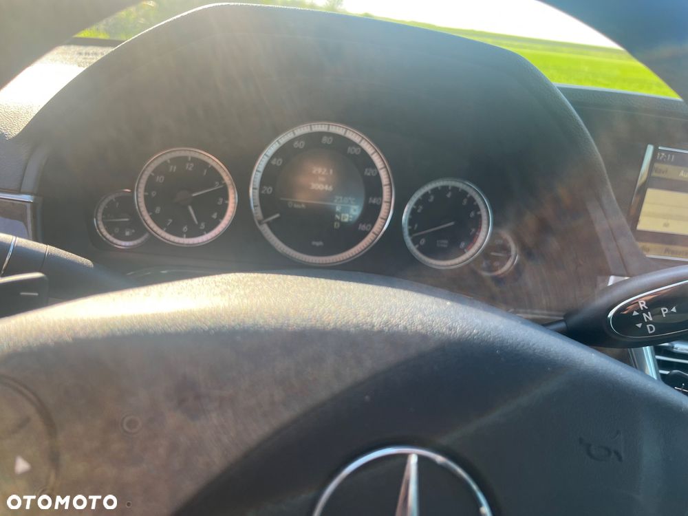 Mercedes-Benz Klasa E 350 4-Matic - 14