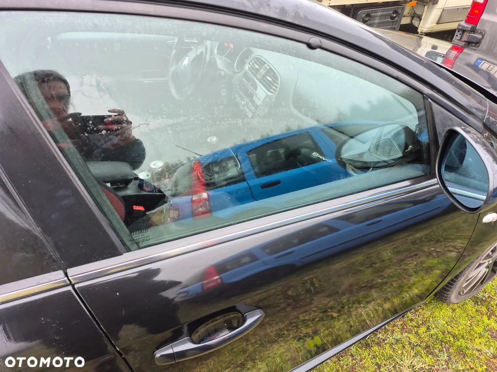 Drzwi Kompletne Prawy Przód Fiat Bravo II 891 - 2