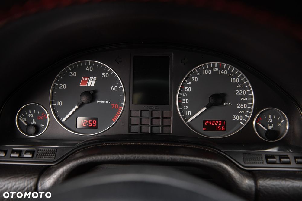 Audi S8 4.2 Quattro - 19