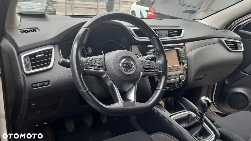 Nissan Qashqai 1.3 DIG-T N-Connecta EU6d - 6