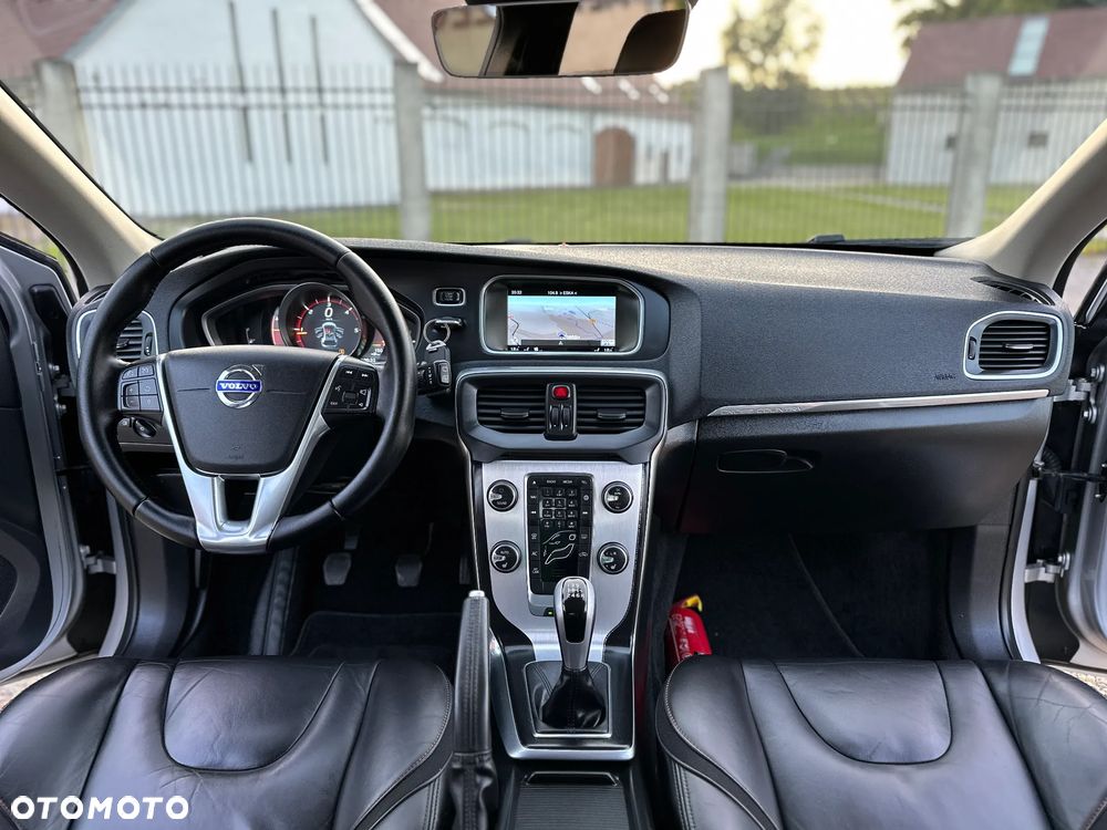 Volvo V40 Cross Country D2 Drive-E Ocean Race - 4