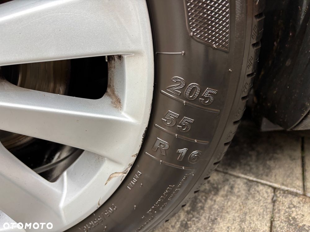 Toyota Auris 1.6 VVT-i Premium MM - 18