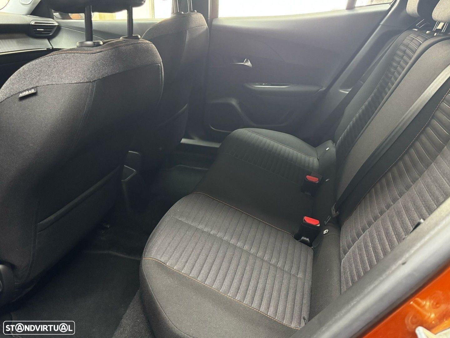 Peugeot 2008 1.2 PureTech Allure - 11