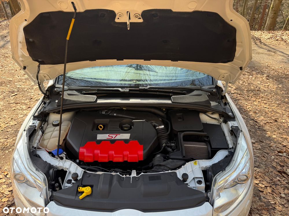 Ford Focus 2.0 EcoBoost ST mit Leder-Sport-Paket - 38