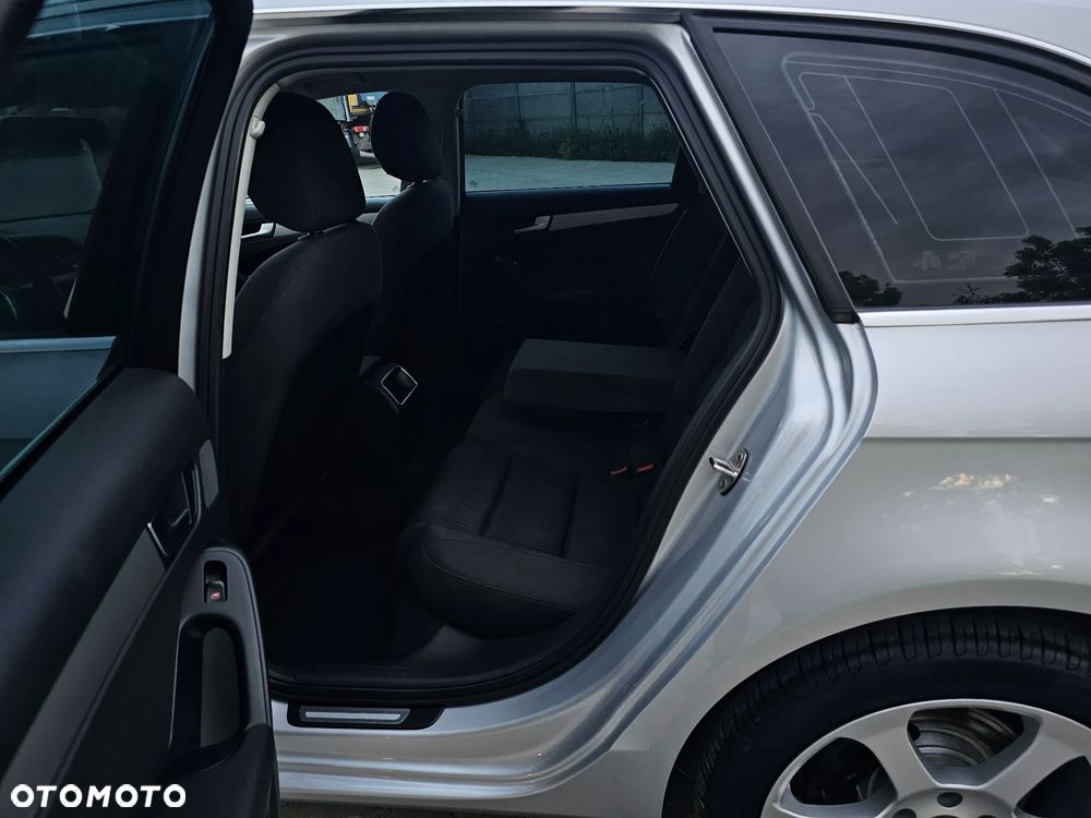 Audi A4 Avant 2.0 TDI - 10