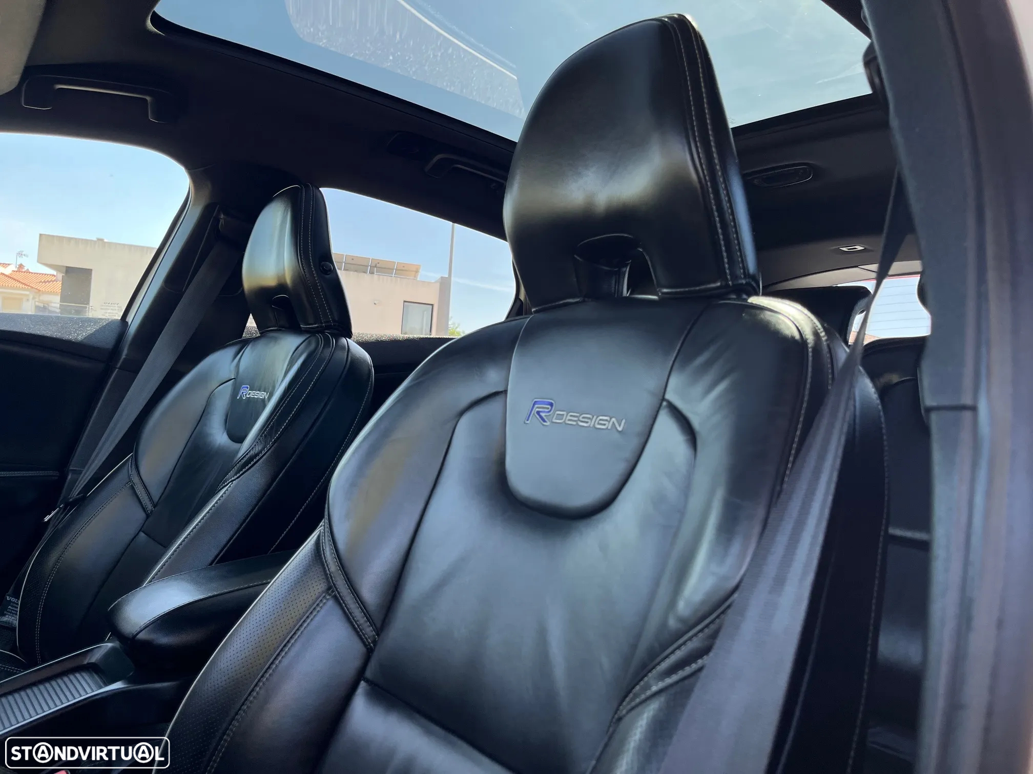 Volvo V40 1.6 D2 R-Design Summum - 6