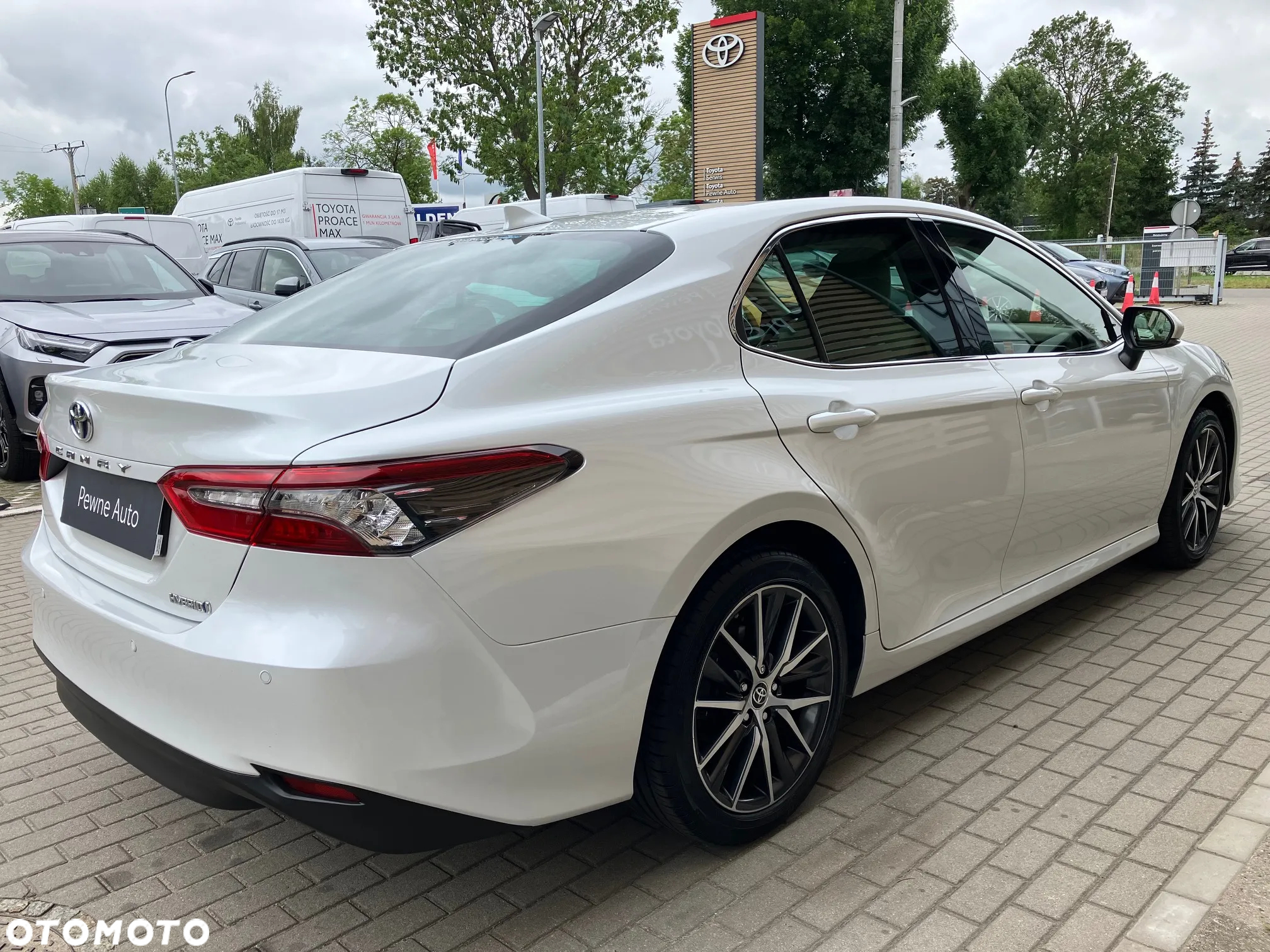 Toyota Camry 2.5 Hybrid Executive CVT - 10