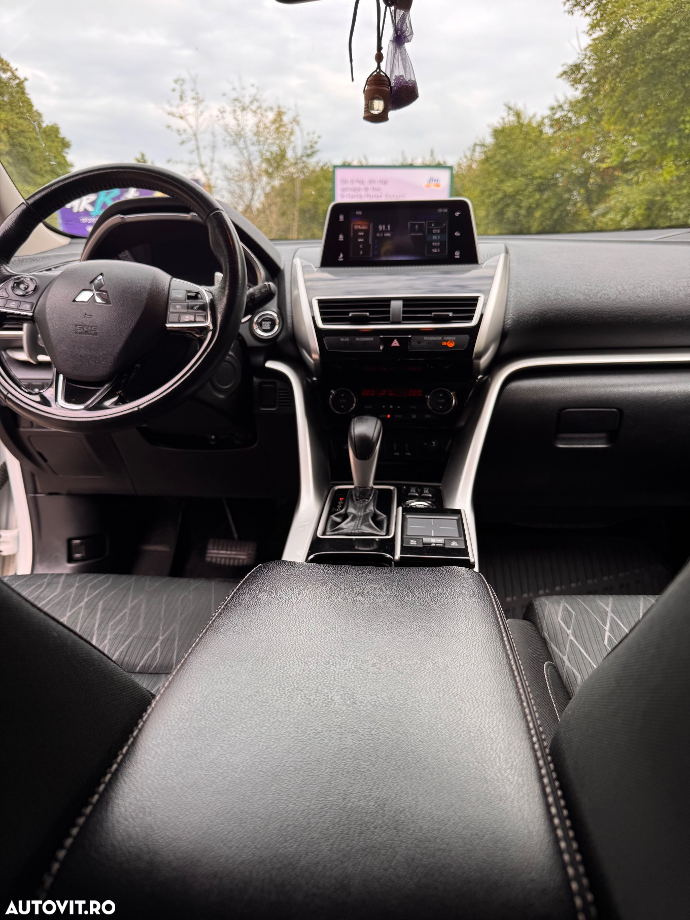 Mitsubishi Eclipse-Cross - 11