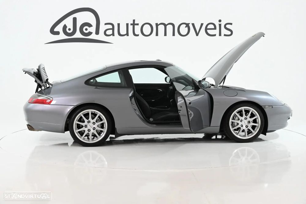 Porsche 911 (996) Carrera 4 Coupé - 7