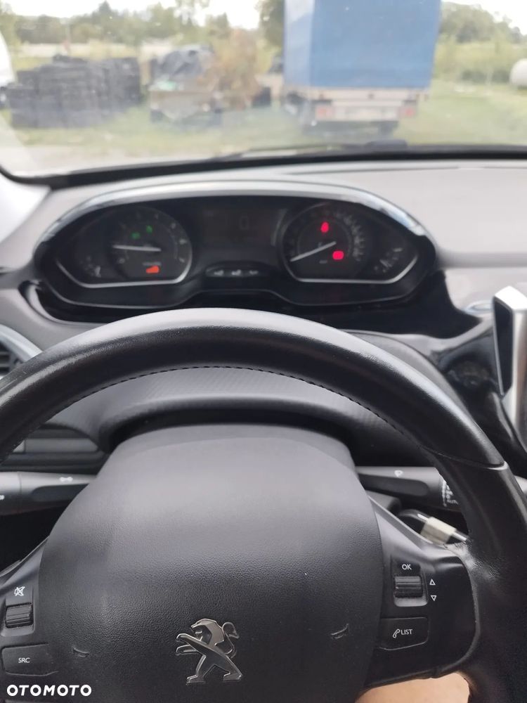 Peugeot 208 1.2 PureTech Style - 17