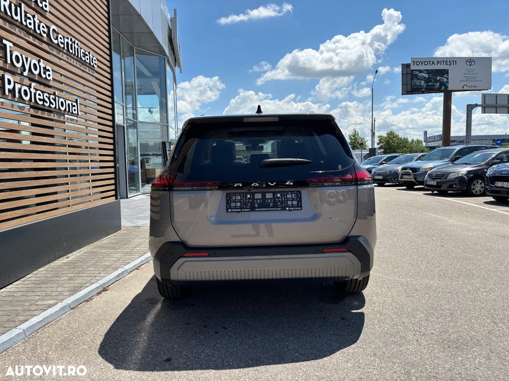 Toyota RAV4 - 8