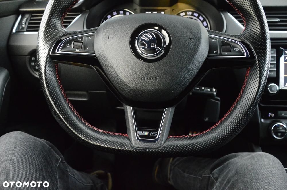 Skoda Octavia 2.0 TDI RS - 26