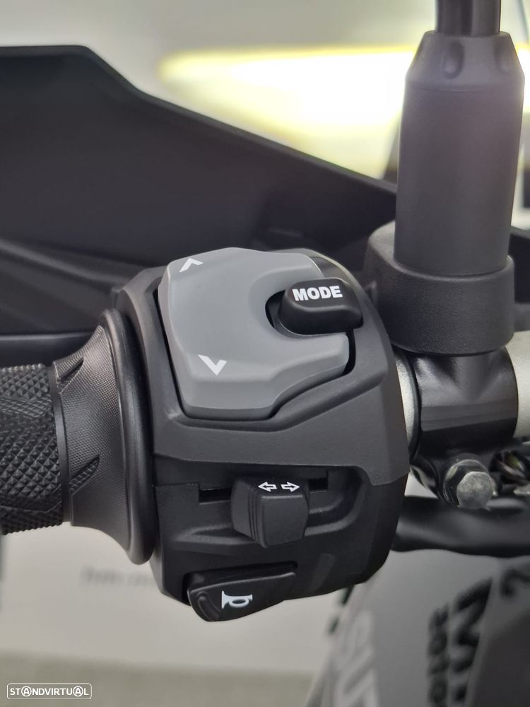 Suzuki DL 800 DE V-STROM - GARANTIA DE FÁBRICA ATÉ 07/2031 - 9