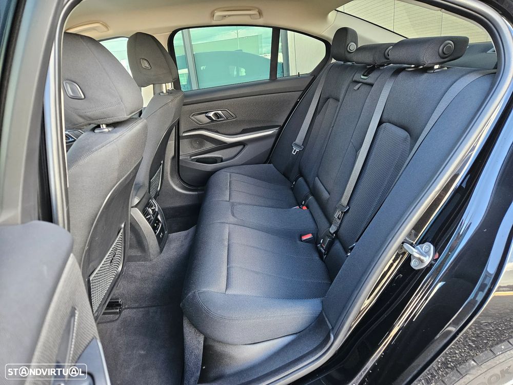 BMW 320 d Auto - 13