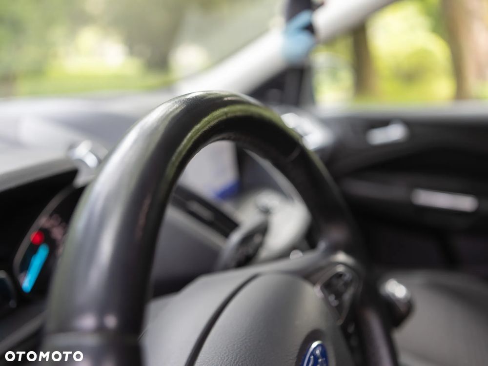 Ford Kuga - 9