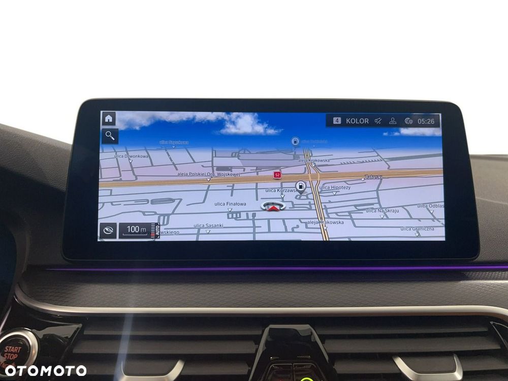 BMW Seria 5 530i mHEV - 19
