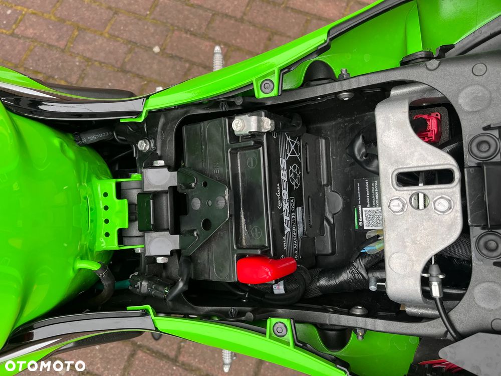 Kawasaki ZXR - 16