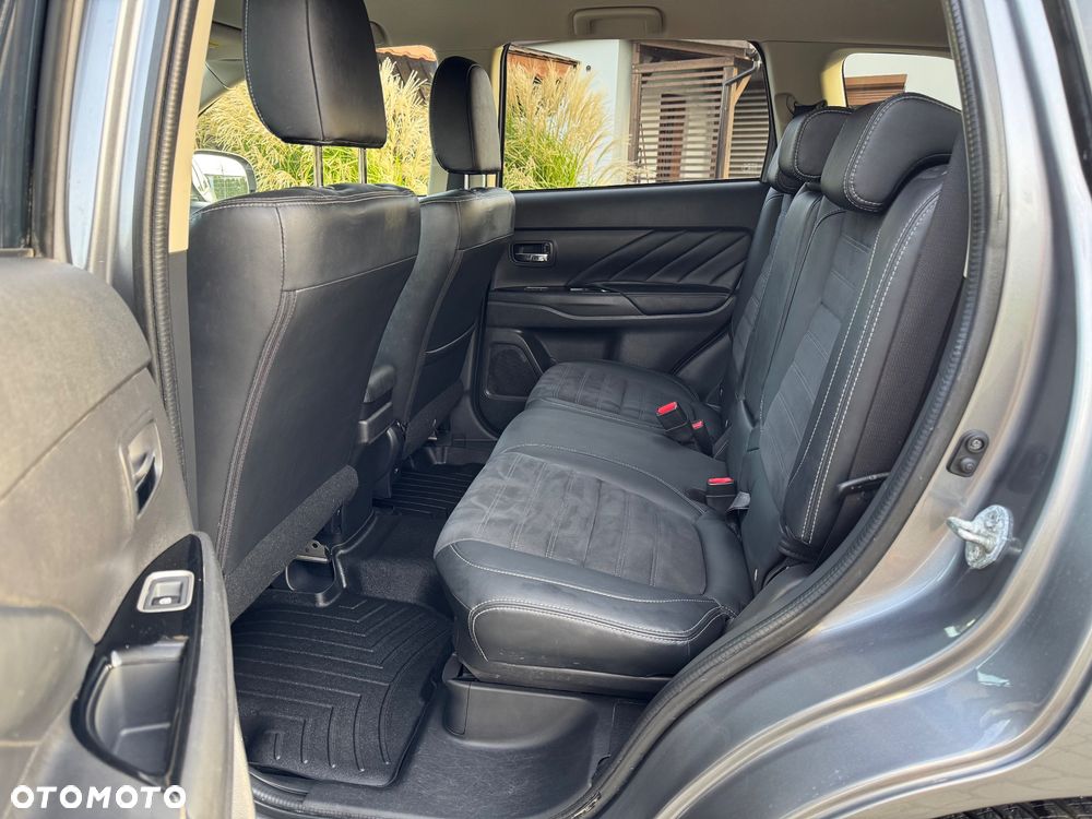 Mitsubishi Outlander 2.0 4WD Plug-In Hybrid Top - 20