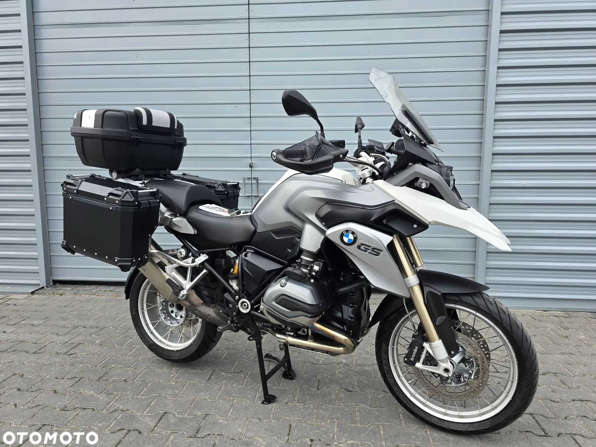 BMW R - 1