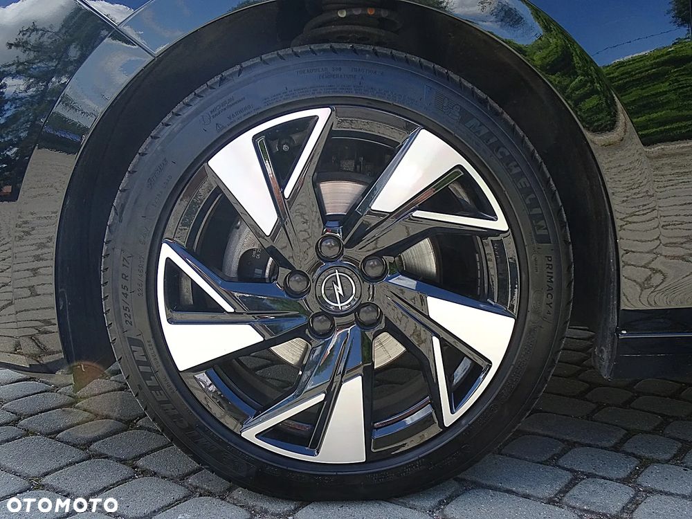 Opel Astra 1.2 Turbo GS - 23