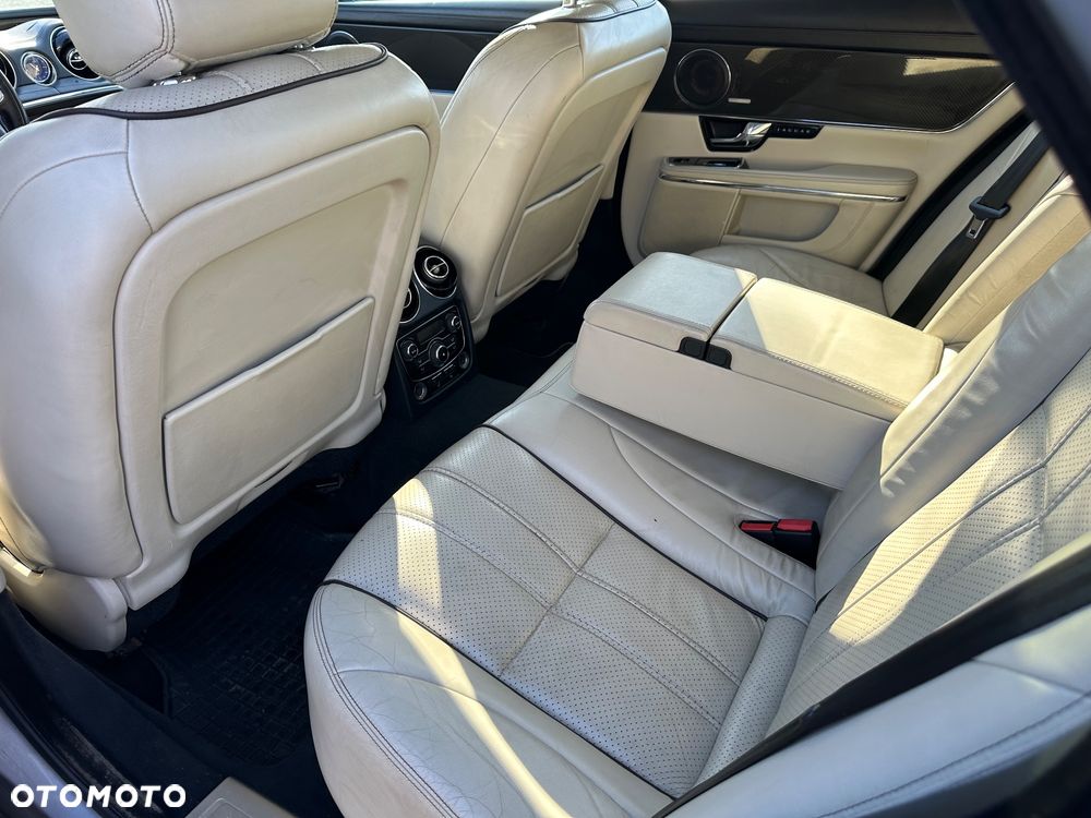 Jaguar XJ 3.0 D V6 LWB Premium Luxury - 8