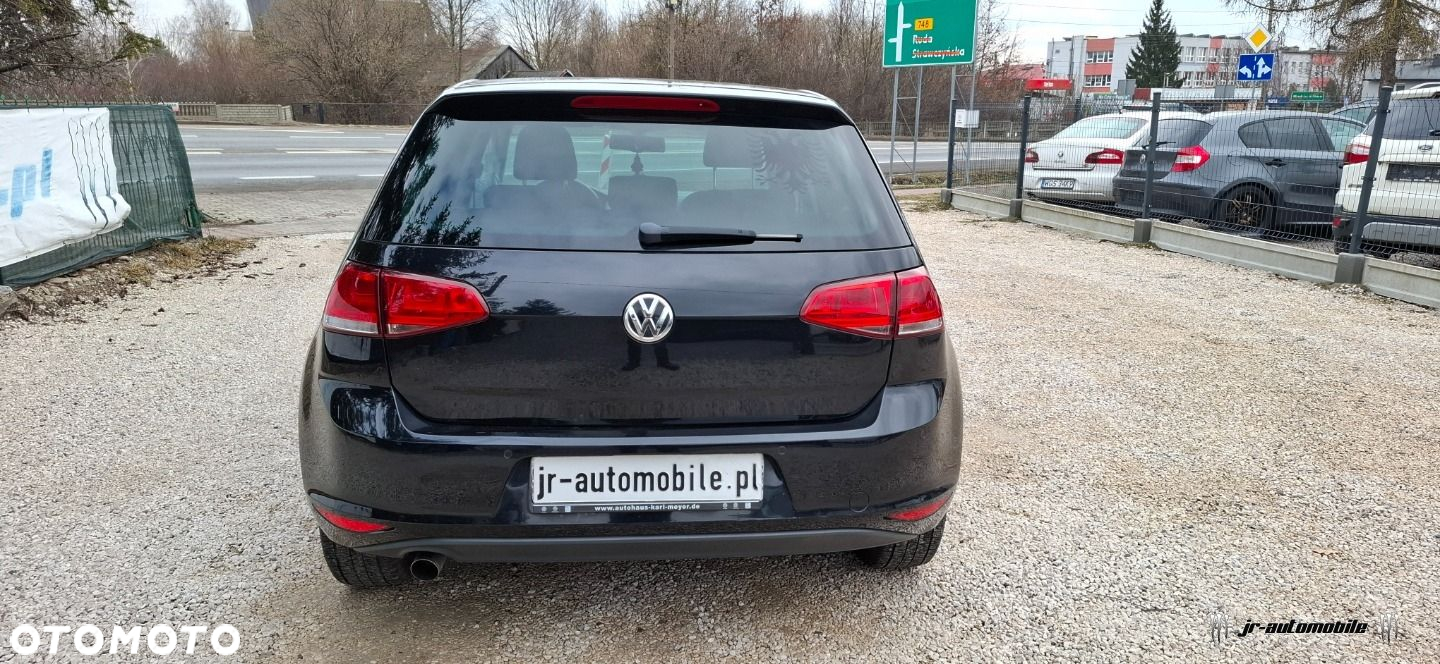 Volkswagen Golf - 10