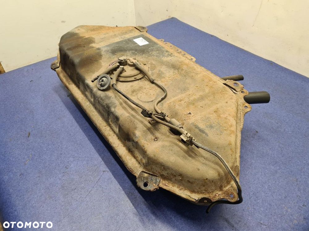 TOYOTA YARIS I 1.4D  ZBIORNIK PALIWA - 6