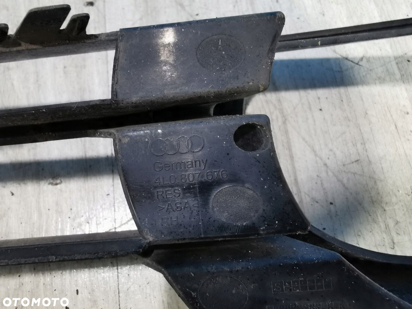 Audi Q7 1 I 4L S-Line 2005/2010 kratka zderzaka ramka halogenu 4L0.807.676 - 6
