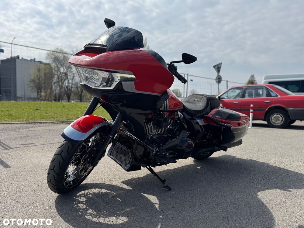 Harley-Davidson Touring Road Glide - 1