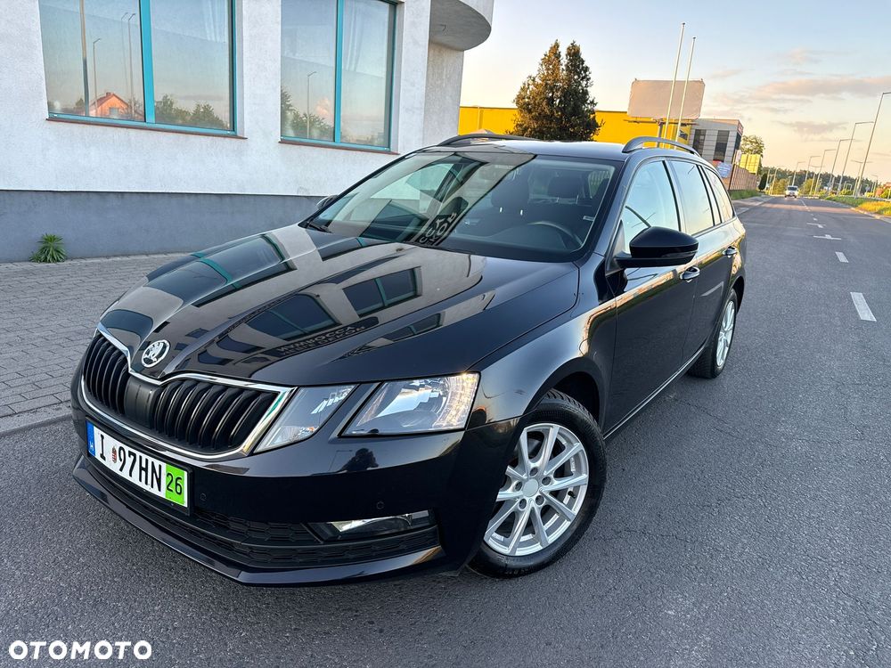 Skoda Octavia 2.0 TDI DSG Ambition - 1