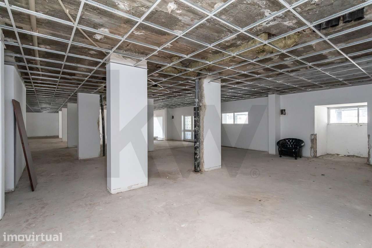 T4 de Luxo no Monte Estoril: Espaço e Potencial Ilimitado - Grande imagem: 2/16