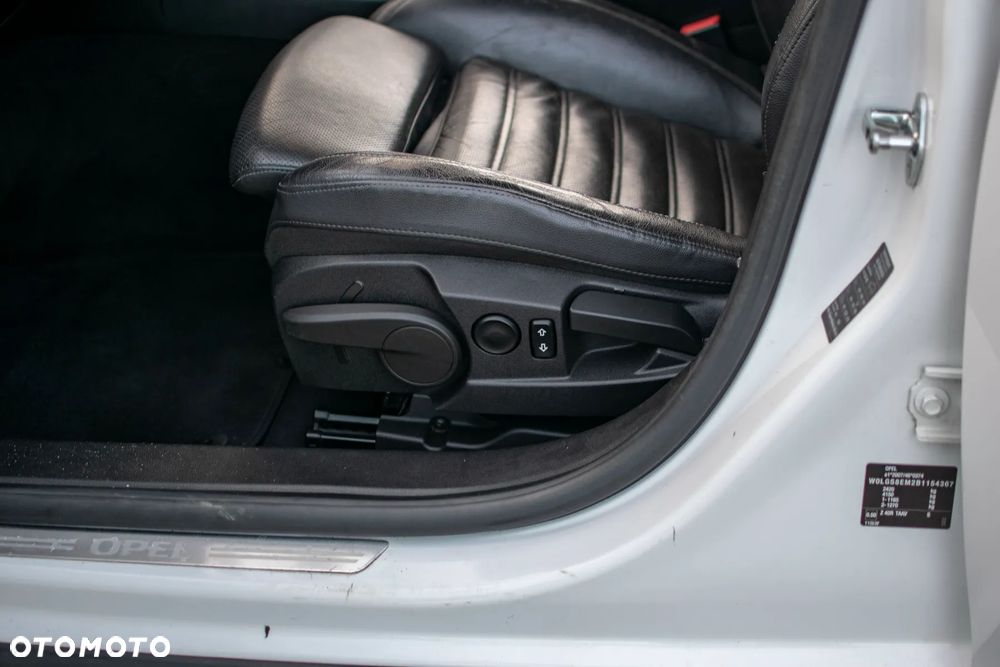 Opel Insignia - 32