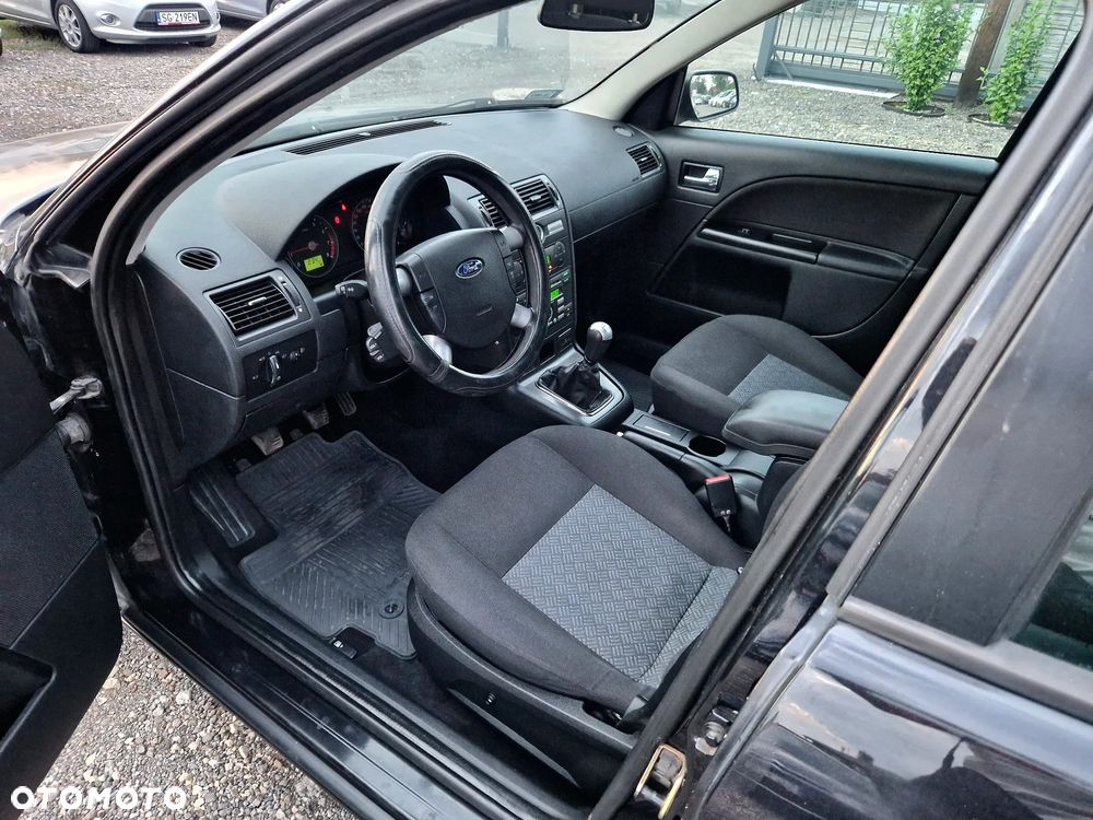 Ford Mondeo 1.8 Turnier Ghia - 12