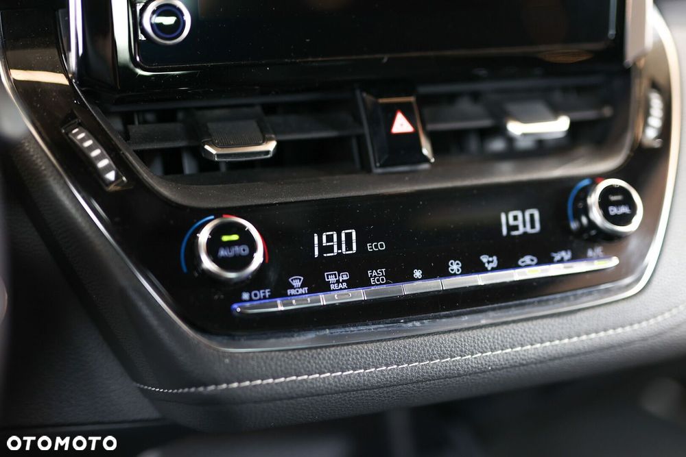 Toyota Corolla 1.8 Hybrid Comfort - 38
