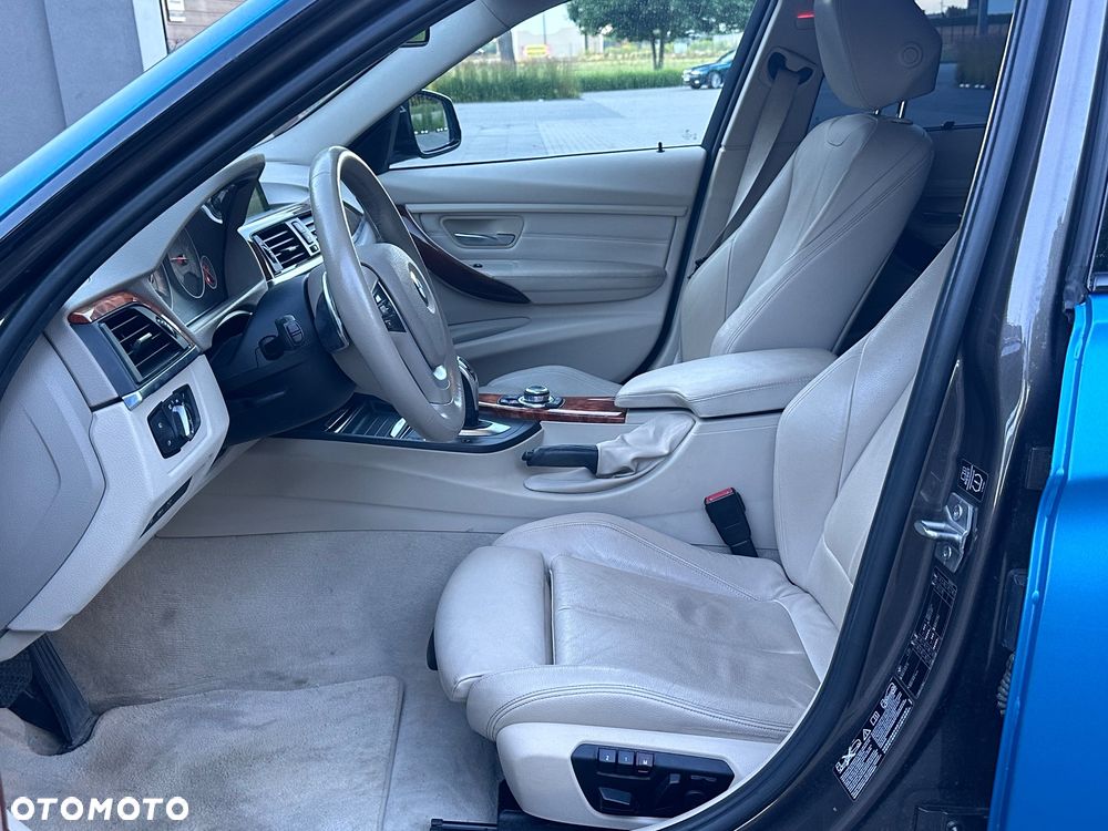 BMW Seria 3 328i xDrive Modern Line - 14