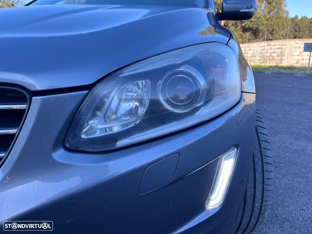 Volvo XC 60 D4 AWD Geartronic Summum - 25