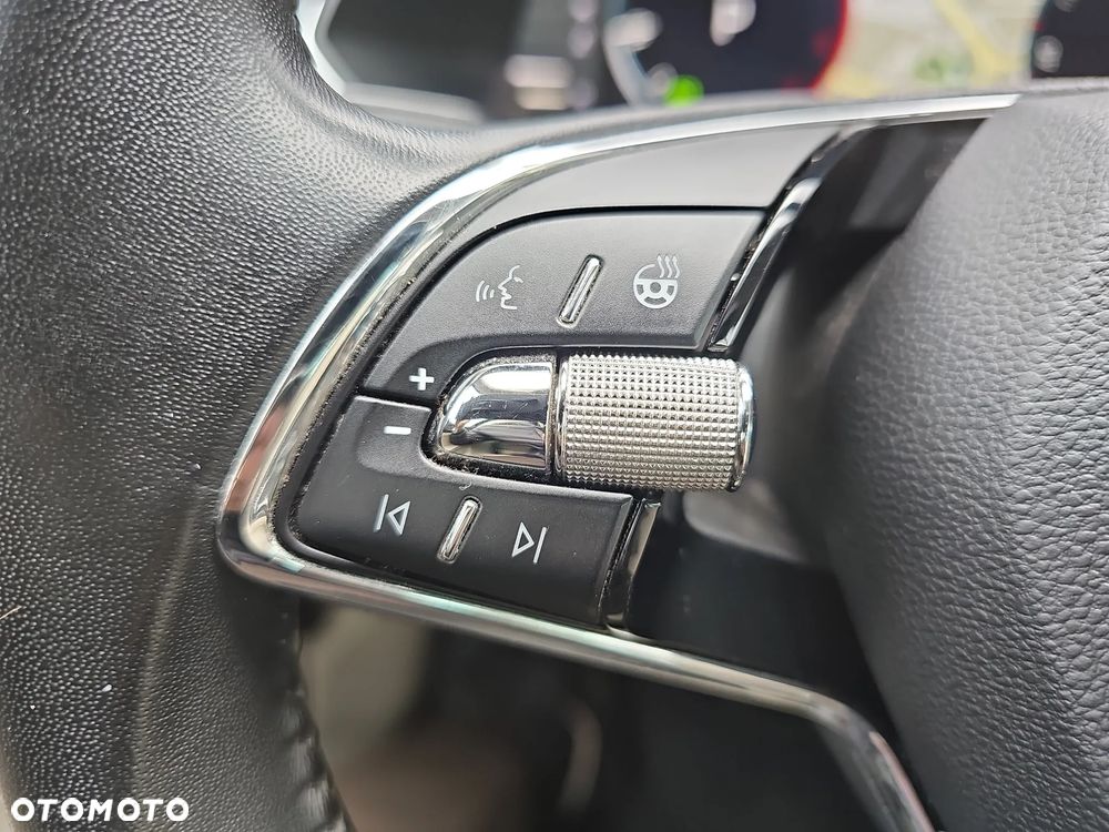 Skoda Superb 2.0 TDI SCR 4x4 L&K DSG - 23