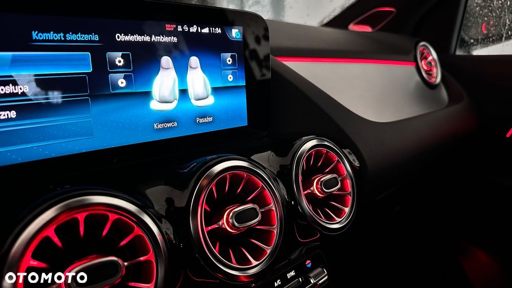 Mercedes-Benz GLA - 39