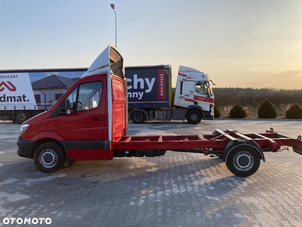 Mercedes-Benz Sprinter - 20