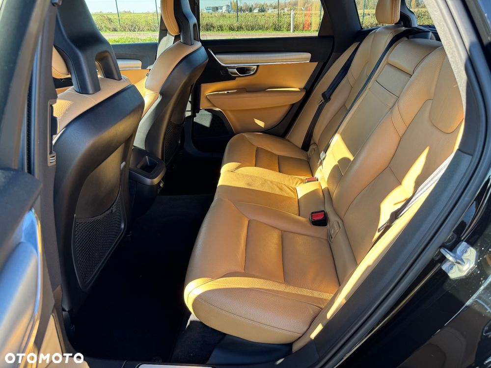 Volvo V90 D5 AWD Momentum - 10