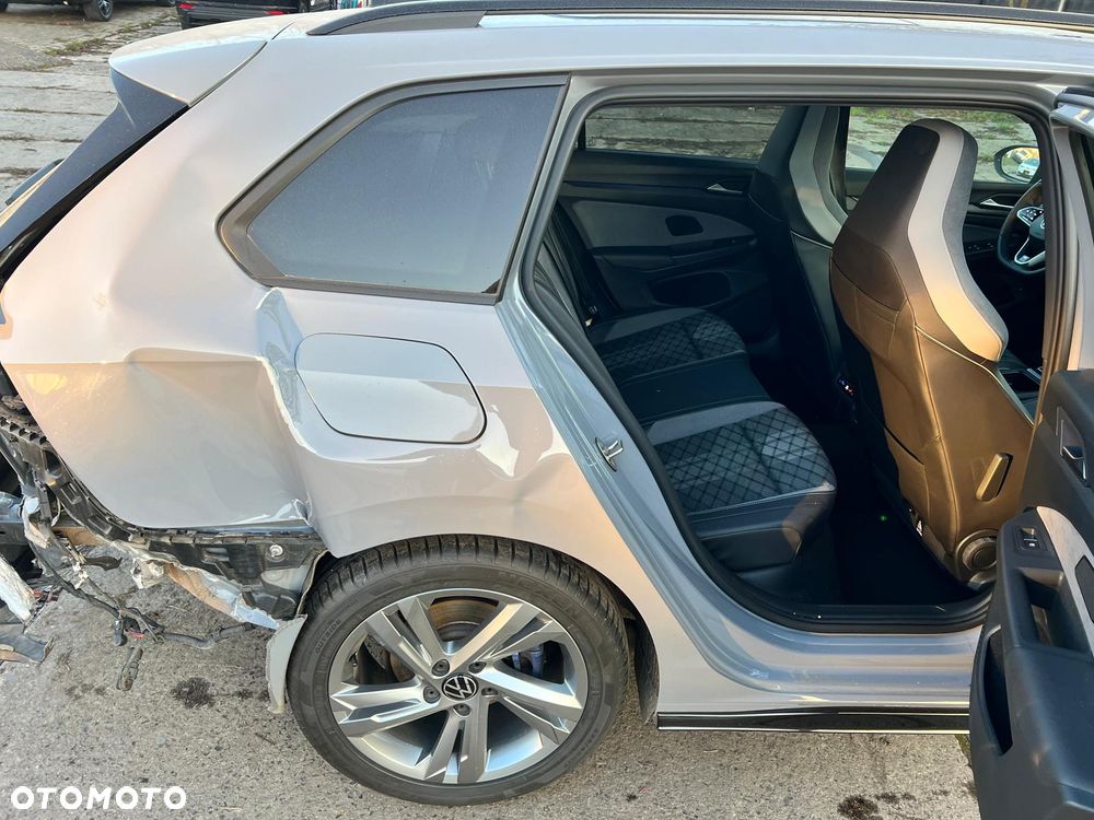 Volkswagen Golf 1.5 eTSI OPF DSG R-Line - 8