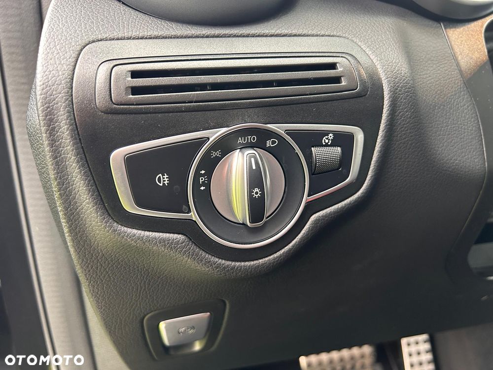 Mercedes-Benz GLC 200 4Matic 9G-TRONIC AMG Line - 12