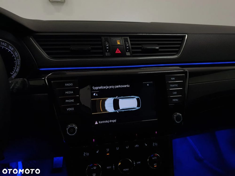 Skoda Superb 2.0 TDI L&K DSG - 25