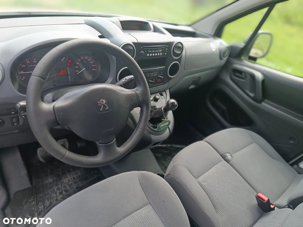 Peugeot Partner 1.6 Hdi 90 kM manual, 2012 rok WEBASTO paka jak NOWA Stan bardzo dobry!! NISKIE SPALANIE- BEZWYPADKOWY! - 37