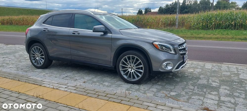 Mercedes-Benz GLA 250 4Matic 7G-DCT UrbanStyle Edition - 10