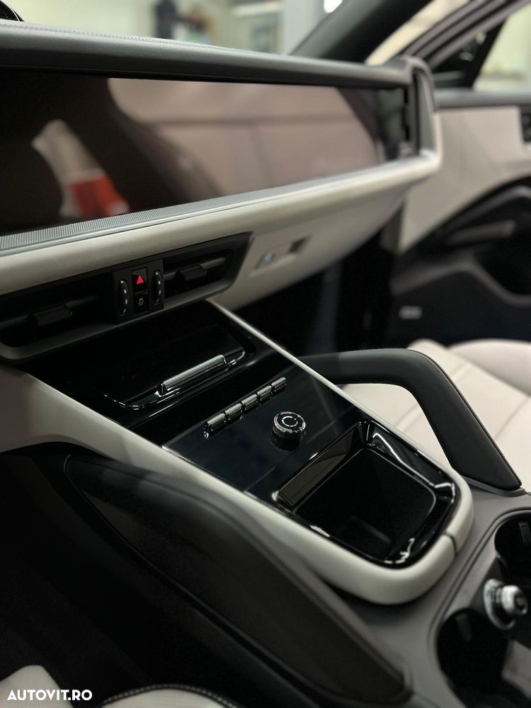 Porsche Cayenne Coupe - 8