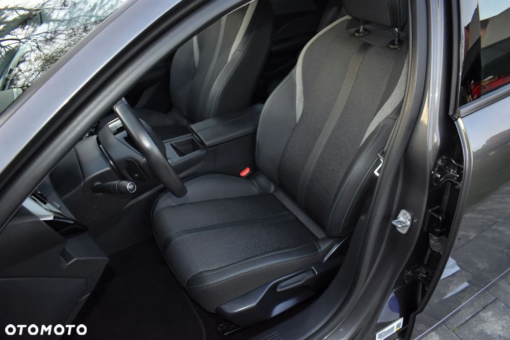 Peugeot 308 180 e-EAT8 GT - 21