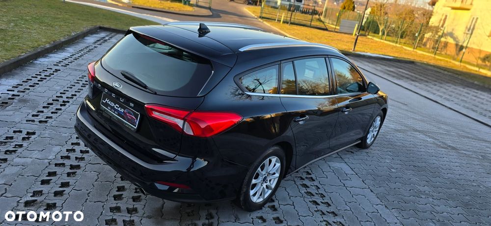 Ford Focus SW - 17